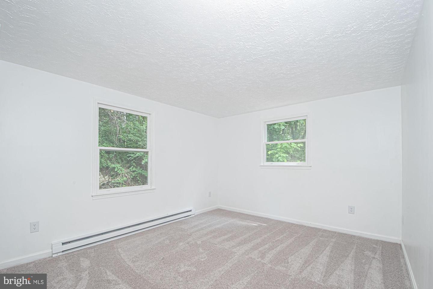 302 SUMMIT POINT DR, FRONT ROYAL, Virginia 22630, 3 Bedrooms Bedrooms, ,2 BathroomsBathrooms,Residential,For sale,302 SUMMIT POINT DR,VAWR2011942 MLS # VAWR2011942