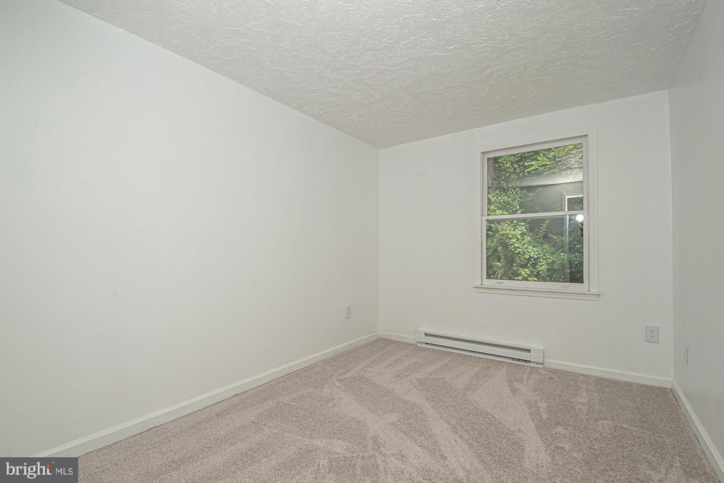 302 SUMMIT POINT DR, FRONT ROYAL, Virginia 22630, 3 Bedrooms Bedrooms, ,2 BathroomsBathrooms,Residential,For sale,302 SUMMIT POINT DR,VAWR2011942 MLS # VAWR2011942