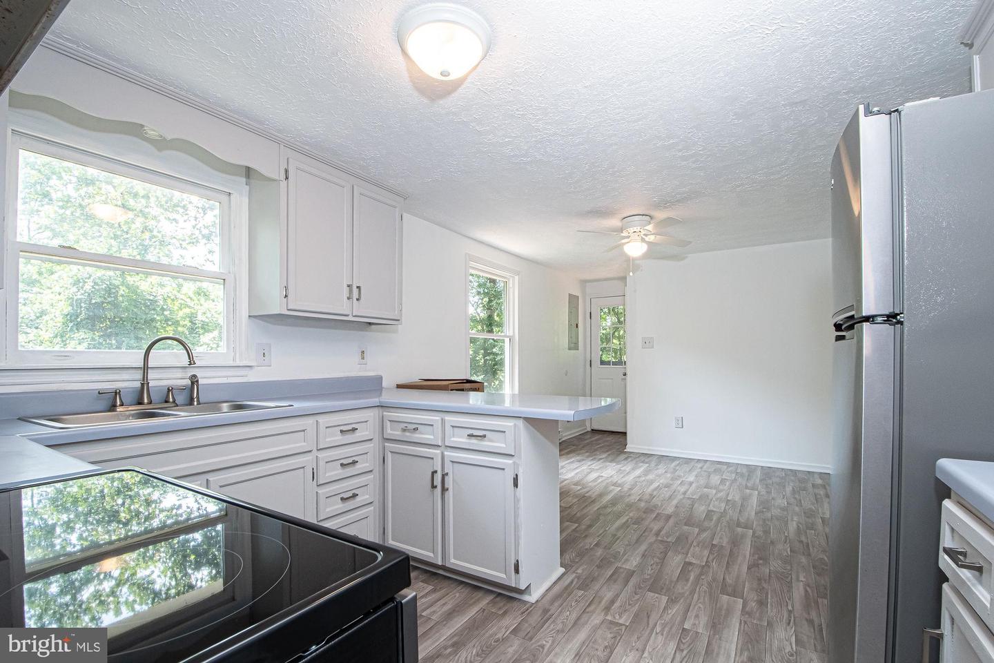 302 SUMMIT POINT DR, FRONT ROYAL, Virginia 22630, 3 Bedrooms Bedrooms, ,2 BathroomsBathrooms,Residential,For sale,302 SUMMIT POINT DR,VAWR2011942 MLS # VAWR2011942