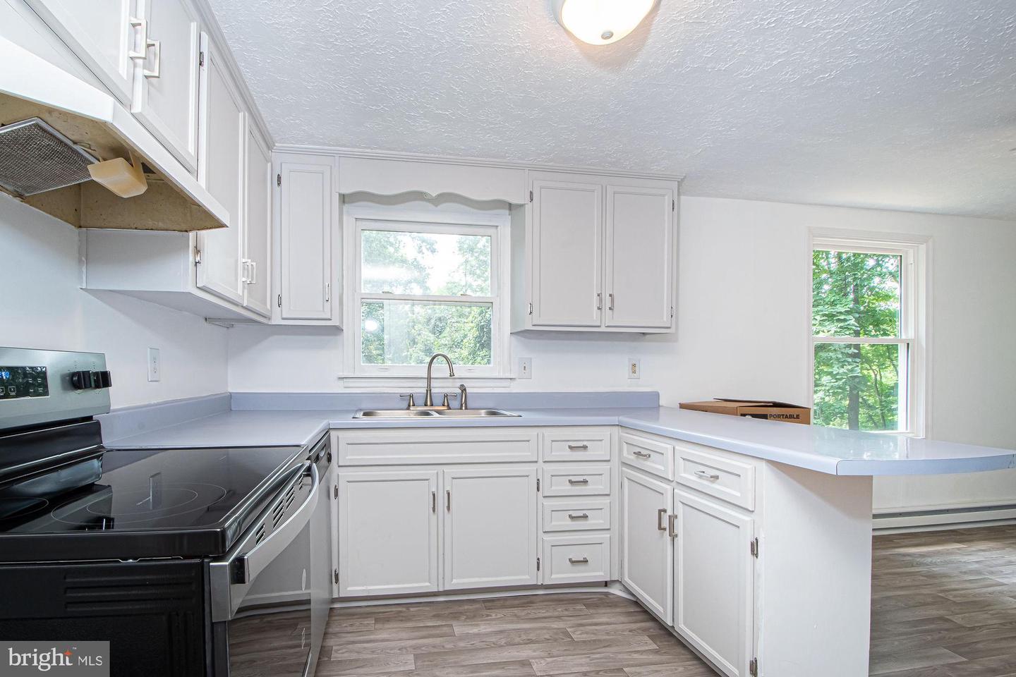 302 SUMMIT POINT DR, FRONT ROYAL, Virginia 22630, 3 Bedrooms Bedrooms, ,2 BathroomsBathrooms,Residential,For sale,302 SUMMIT POINT DR,VAWR2011942 MLS # VAWR2011942