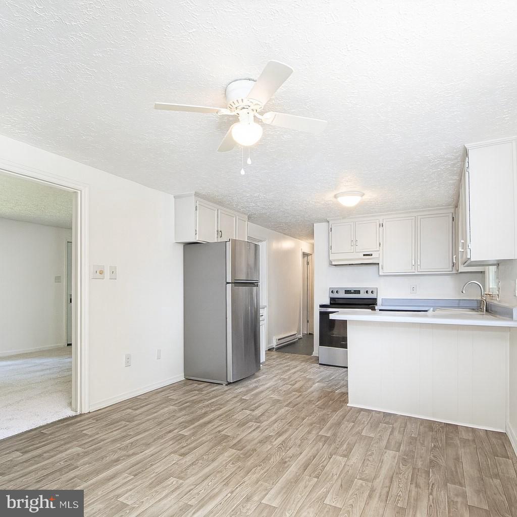 302 SUMMIT POINT DR, FRONT ROYAL, Virginia 22630, 3 Bedrooms Bedrooms, ,2 BathroomsBathrooms,Residential,For sale,302 SUMMIT POINT DR,VAWR2011942 MLS # VAWR2011942