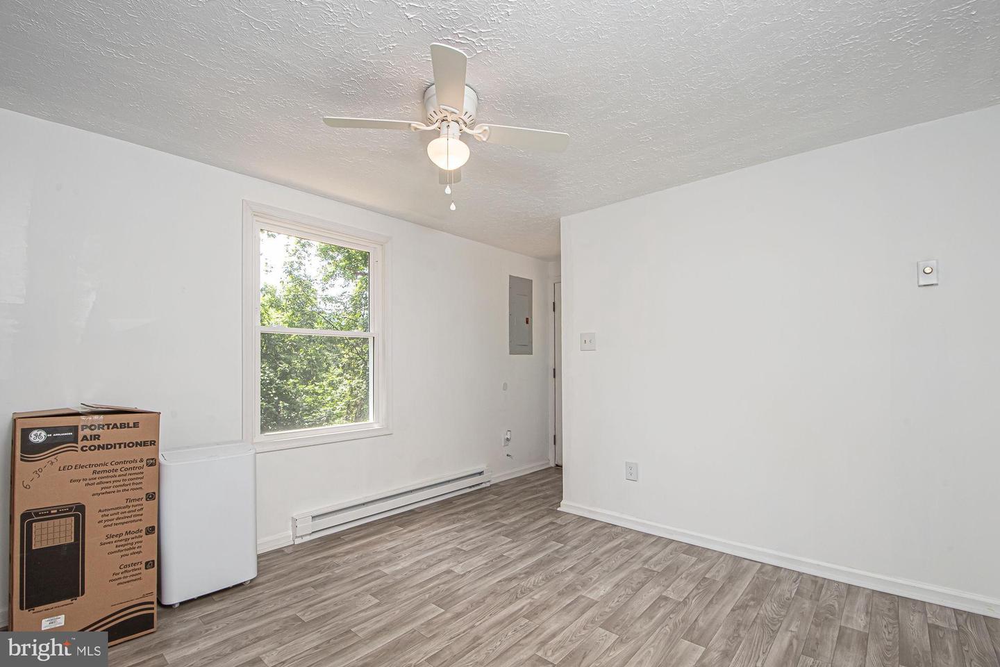 302 SUMMIT POINT DR, FRONT ROYAL, Virginia 22630, 3 Bedrooms Bedrooms, ,2 BathroomsBathrooms,Residential,For sale,302 SUMMIT POINT DR,VAWR2011942 MLS # VAWR2011942
