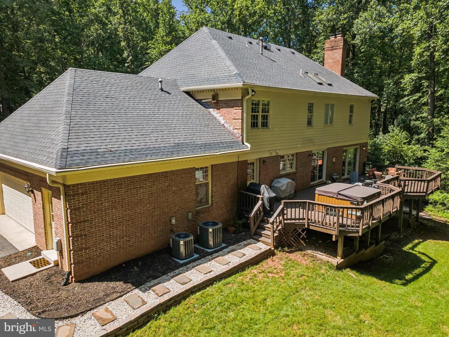 5504 W RIDGE VIEW DR, FAIRFAX, Virginia 22030, 4 Bedrooms Bedrooms, 10 Rooms Rooms,4 BathroomsBathrooms,Residential,For sale,5504 W RIDGE VIEW DR,VAFX2260722 MLS # VAFX2260722