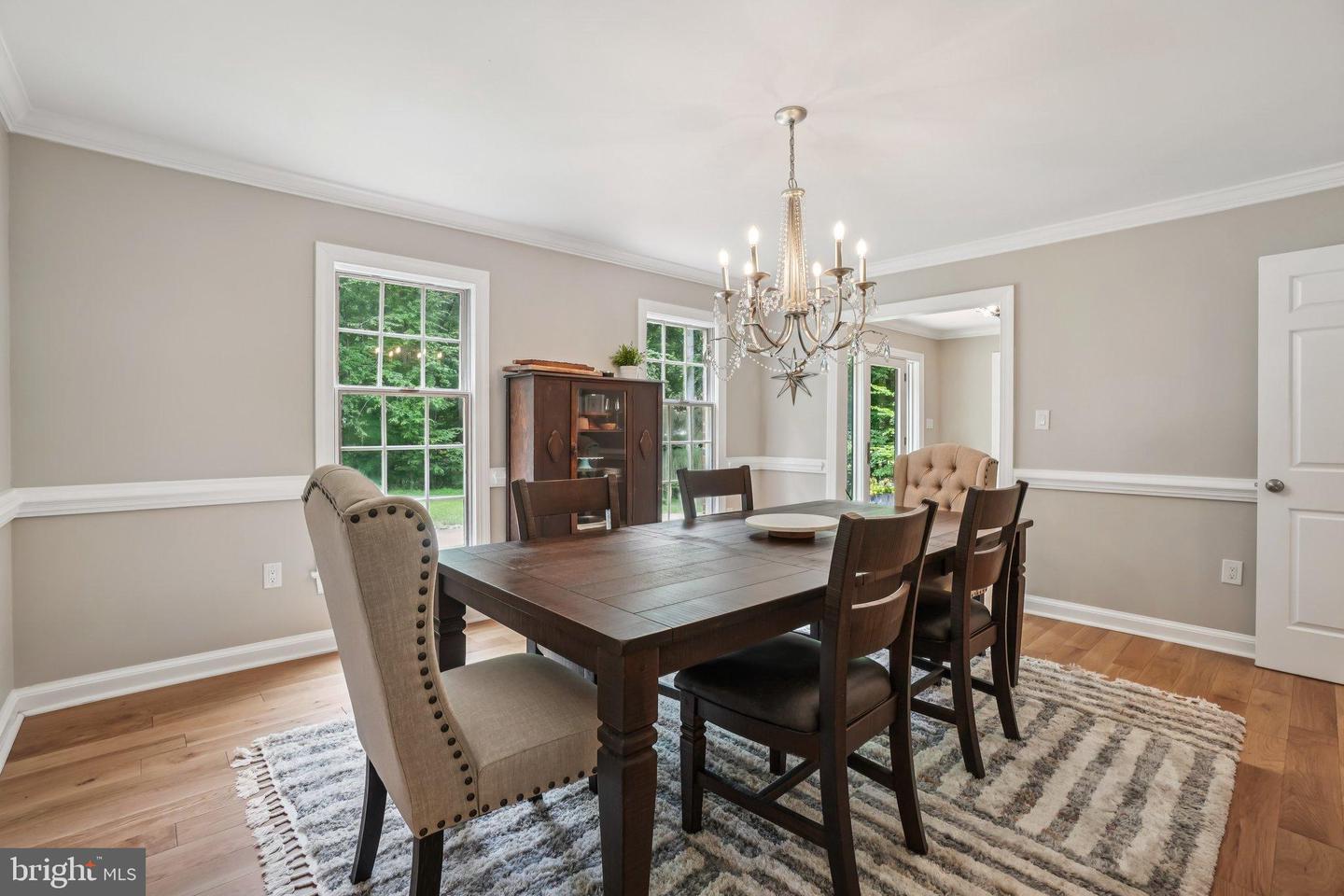 5504 W RIDGE VIEW DR, FAIRFAX, Virginia 22030, 4 Bedrooms Bedrooms, 10 Rooms Rooms,4 BathroomsBathrooms,Residential,For sale,5504 W RIDGE VIEW DR,VAFX2260722 MLS # VAFX2260722
