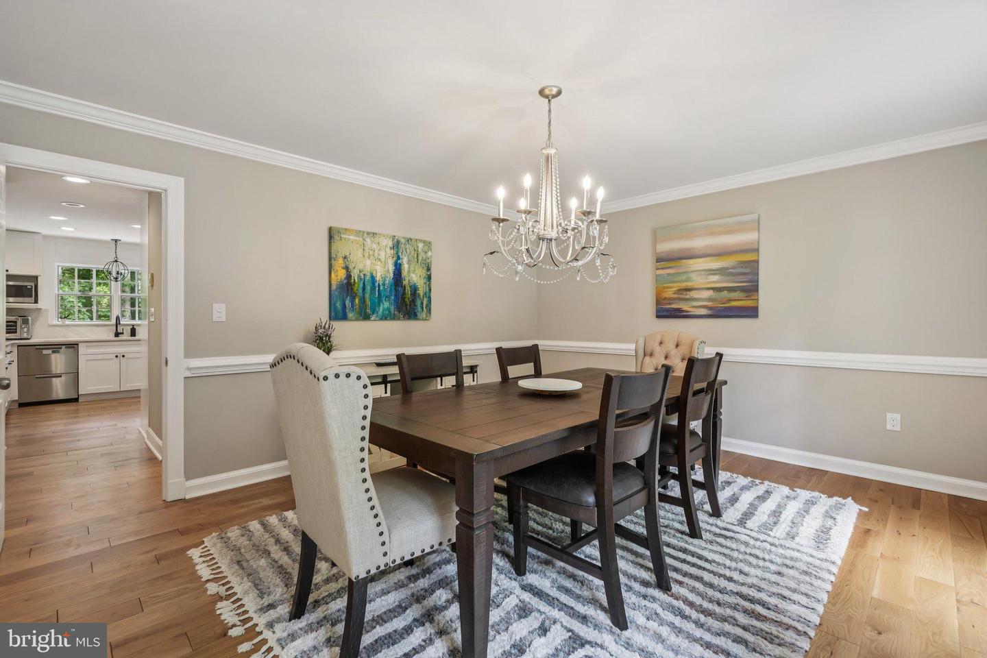 5504 W RIDGE VIEW DR, FAIRFAX, Virginia 22030, 4 Bedrooms Bedrooms, 10 Rooms Rooms,4 BathroomsBathrooms,Residential,For sale,5504 W RIDGE VIEW DR,VAFX2260722 MLS # VAFX2260722