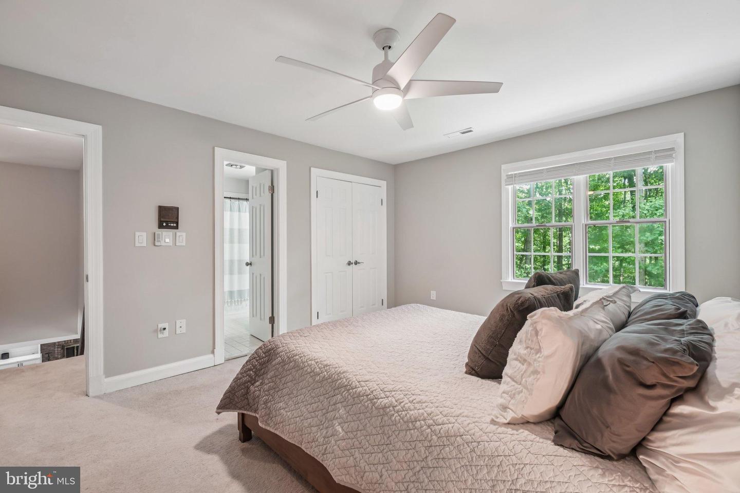 5504 W RIDGE VIEW DR, FAIRFAX, Virginia 22030, 4 Bedrooms Bedrooms, 10 Rooms Rooms,4 BathroomsBathrooms,Residential,For sale,5504 W RIDGE VIEW DR,VAFX2260722 MLS # VAFX2260722