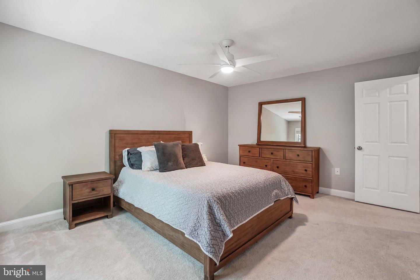 5504 W RIDGE VIEW DR, FAIRFAX, Virginia 22030, 4 Bedrooms Bedrooms, 10 Rooms Rooms,4 BathroomsBathrooms,Residential,For sale,5504 W RIDGE VIEW DR,VAFX2260722 MLS # VAFX2260722