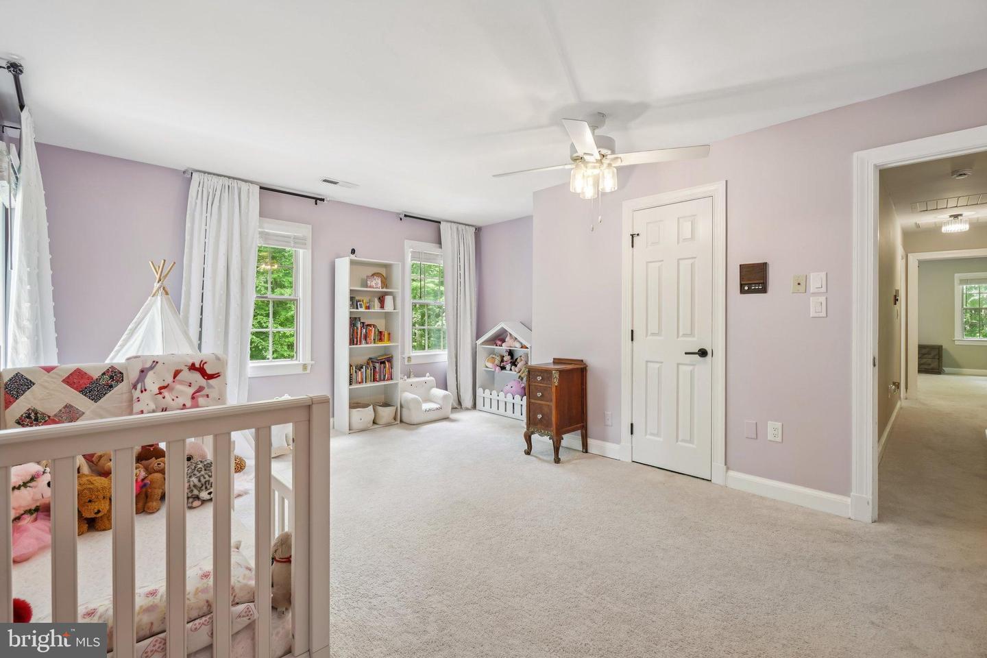 5504 W RIDGE VIEW DR, FAIRFAX, Virginia 22030, 4 Bedrooms Bedrooms, 10 Rooms Rooms,4 BathroomsBathrooms,Residential,For sale,5504 W RIDGE VIEW DR,VAFX2260722 MLS # VAFX2260722