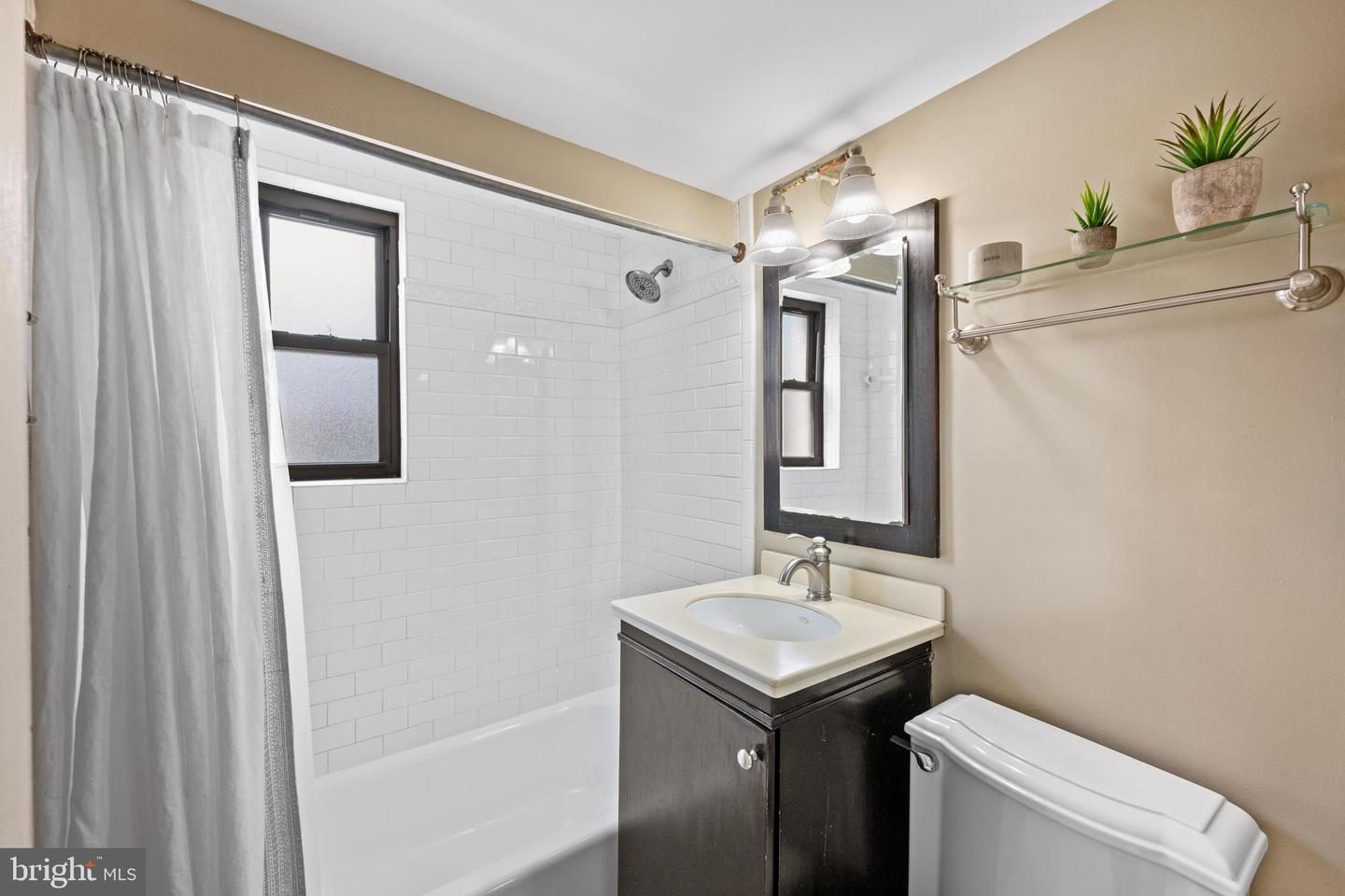 3819 DAVIS PL NW #4, WASHINGTON, District Of Columbia 20007, 1 Bedroom Bedrooms, ,1 BathroomBathrooms,Residential,For sale,3819 DAVIS PL NW #4,DCDC2214778 MLS # DCDC2214778