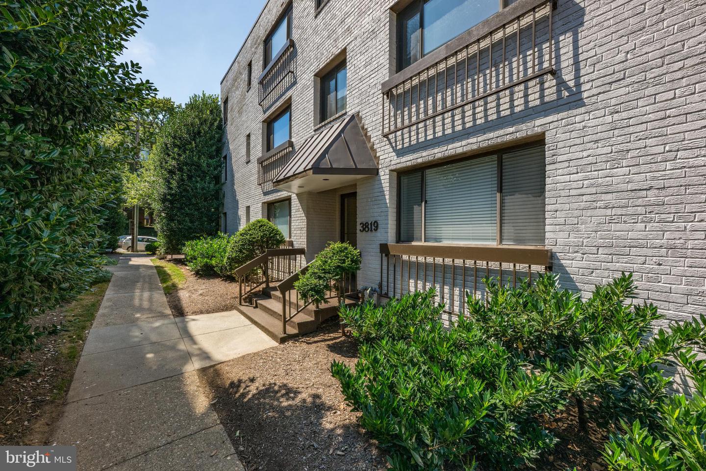 3819 DAVIS PL NW #4, WASHINGTON, District Of Columbia 20007, 1 Bedroom Bedrooms, ,1 BathroomBathrooms,Residential,For sale,3819 DAVIS PL NW #4,DCDC2214778 MLS # DCDC2214778