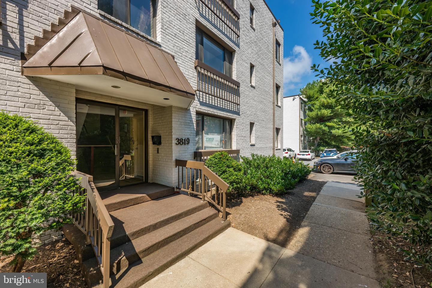 3819 DAVIS PL NW #4, WASHINGTON, District Of Columbia 20007, 1 Bedroom Bedrooms, ,1 BathroomBathrooms,Residential,For sale,3819 DAVIS PL NW #4,DCDC2214778 MLS # DCDC2214778