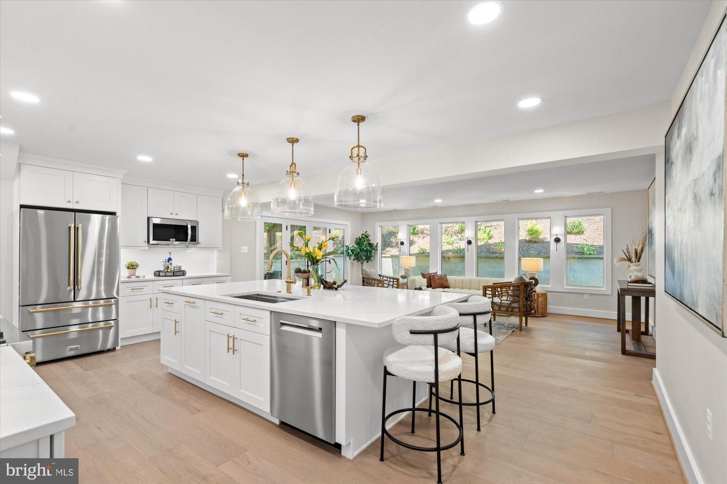 903 E TIMBER BRANCH PKWY, ALEXANDRIA, Virginia 22302, 5 Bedrooms Bedrooms, ,4 BathroomsBathrooms,Residential,For sale,903 E TIMBER BRANCH PKWY,VAAX2048514 MLS # VAAX2048514