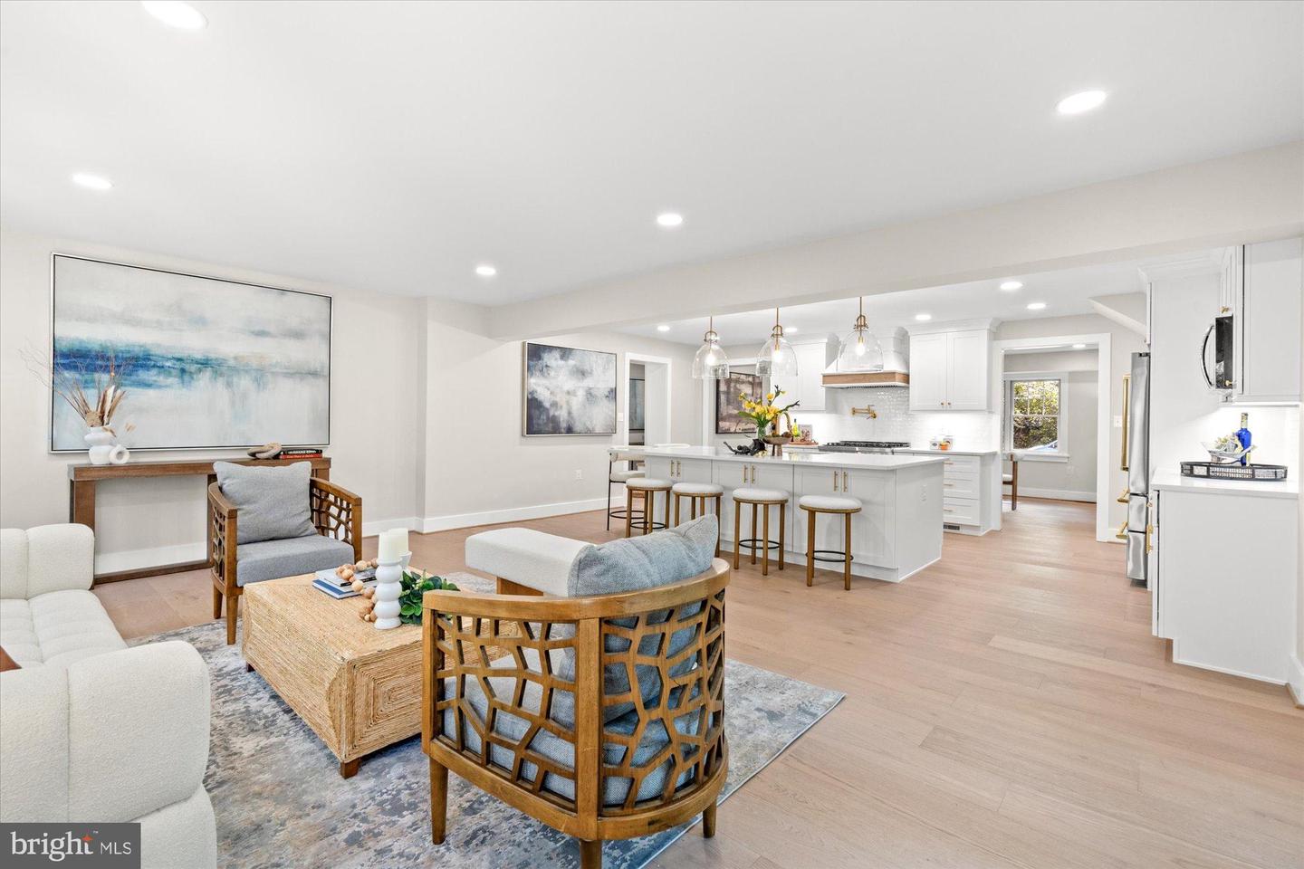 903 E TIMBER BRANCH PKWY, ALEXANDRIA, Virginia 22302, 5 Bedrooms Bedrooms, ,4 BathroomsBathrooms,Residential,For sale,903 E TIMBER BRANCH PKWY,VAAX2048514 MLS # VAAX2048514