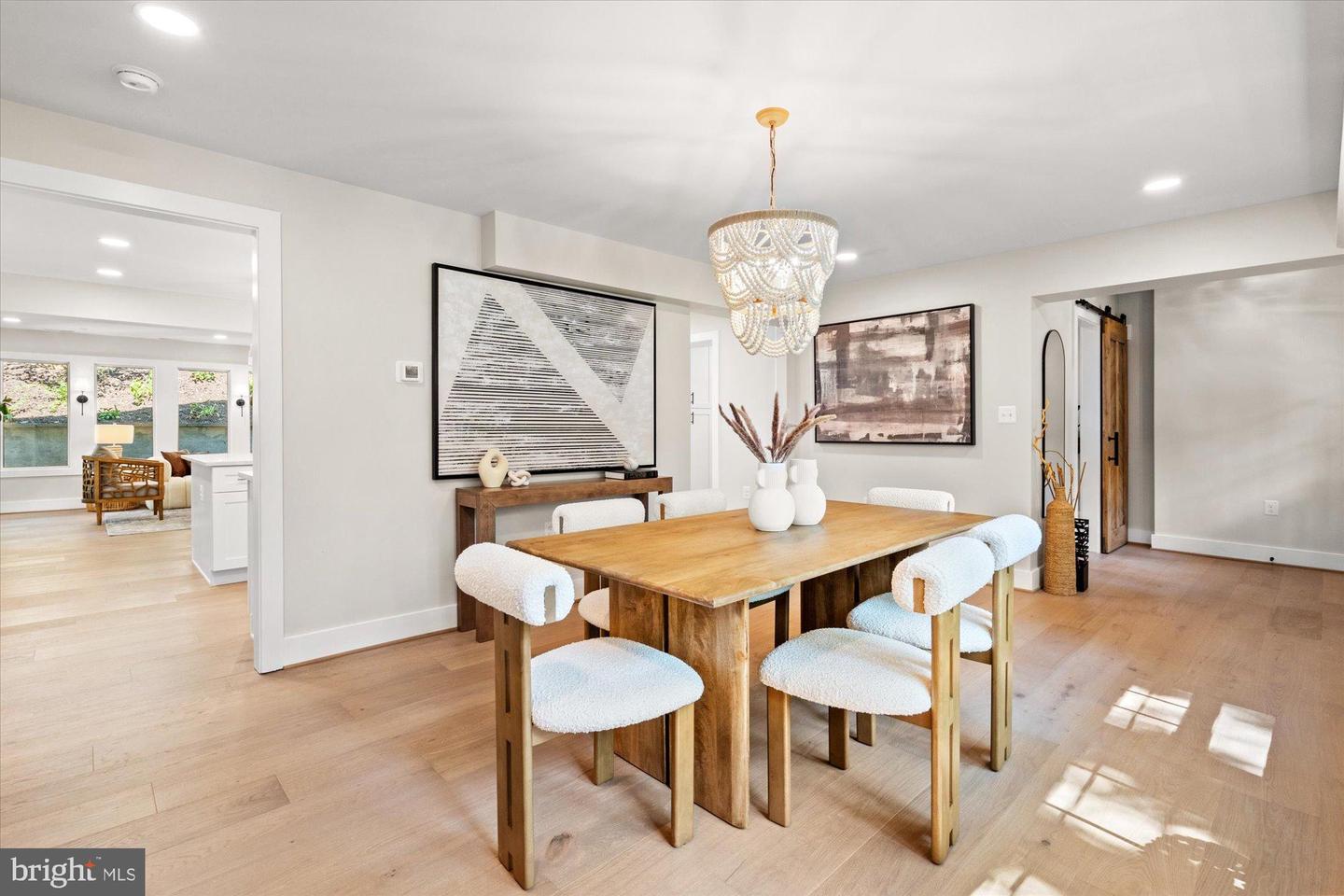 903 E TIMBER BRANCH PKWY, ALEXANDRIA, Virginia 22302, 5 Bedrooms Bedrooms, ,4 BathroomsBathrooms,Residential,For sale,903 E TIMBER BRANCH PKWY,VAAX2048514 MLS # VAAX2048514