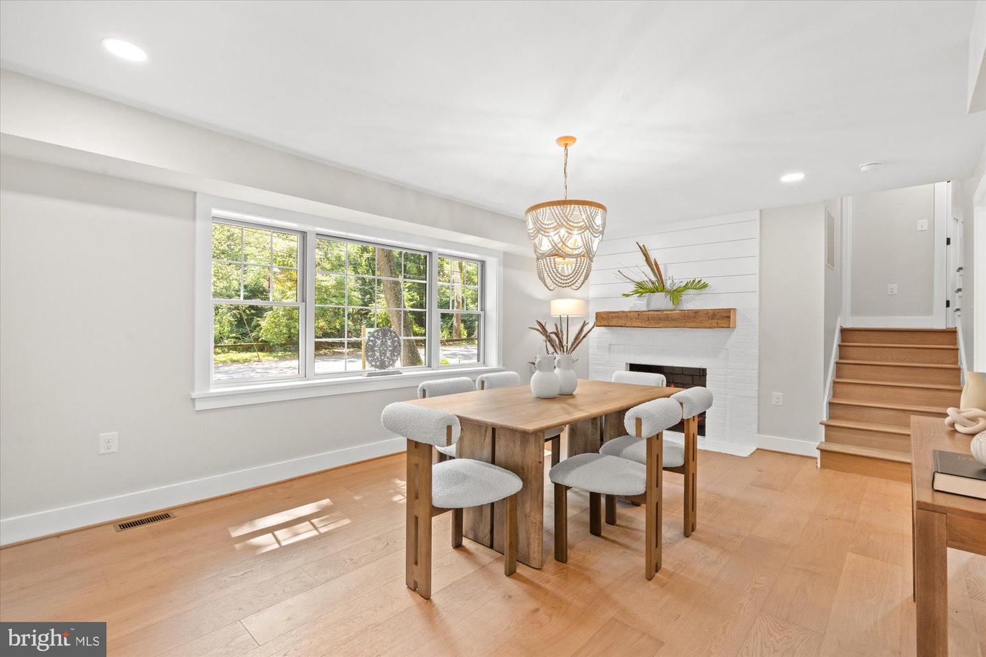 903 E TIMBER BRANCH PKWY, ALEXANDRIA, Virginia 22302, 5 Bedrooms Bedrooms, ,4 BathroomsBathrooms,Residential,For sale,903 E TIMBER BRANCH PKWY,VAAX2048514 MLS # VAAX2048514