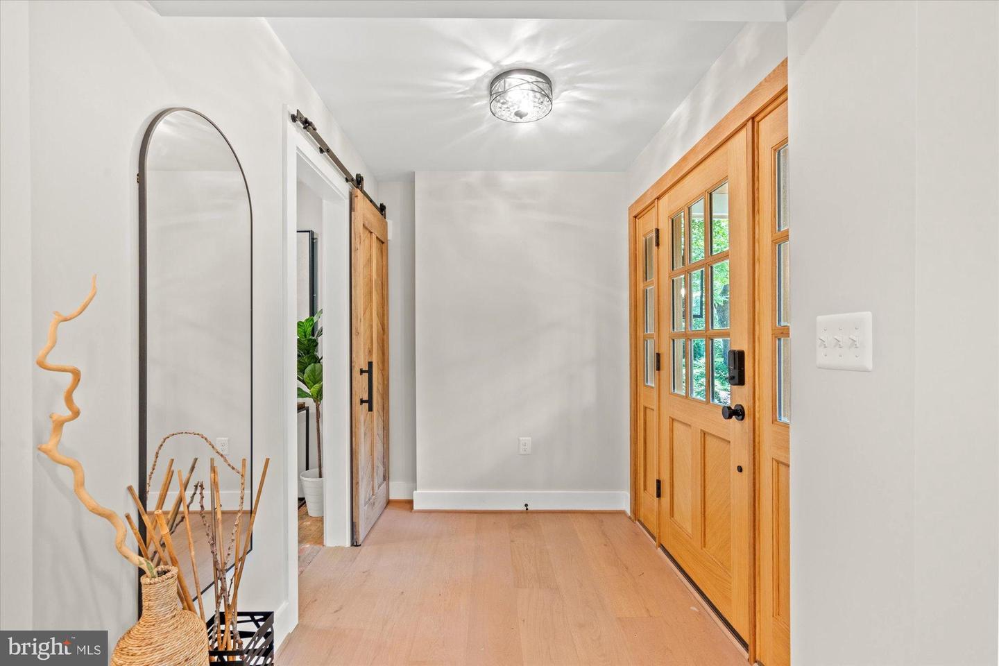 903 E TIMBER BRANCH PKWY, ALEXANDRIA, Virginia 22302, 5 Bedrooms Bedrooms, ,4 BathroomsBathrooms,Residential,For sale,903 E TIMBER BRANCH PKWY,VAAX2048514 MLS # VAAX2048514