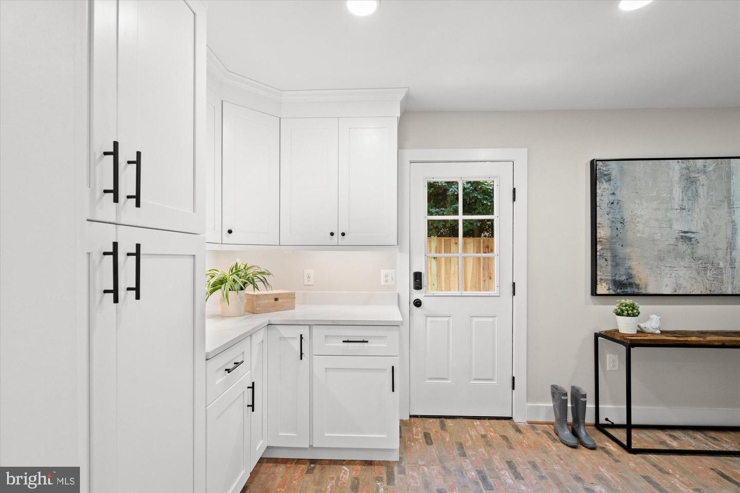 903 E TIMBER BRANCH PKWY, ALEXANDRIA, Virginia 22302, 5 Bedrooms Bedrooms, ,4 BathroomsBathrooms,Residential,For sale,903 E TIMBER BRANCH PKWY,VAAX2048514 MLS # VAAX2048514