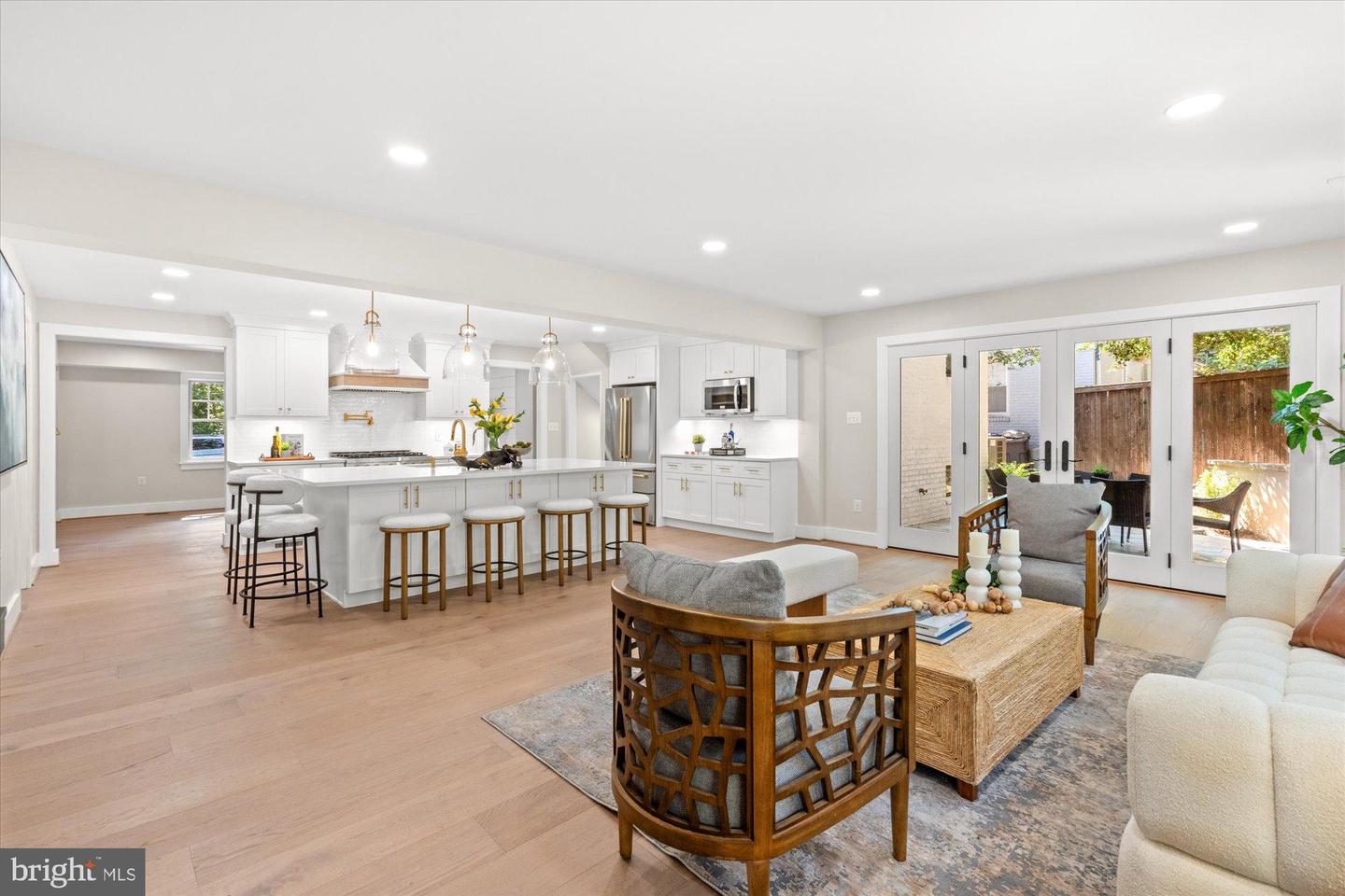 903 E TIMBER BRANCH PKWY, ALEXANDRIA, Virginia 22302, 5 Bedrooms Bedrooms, ,4 BathroomsBathrooms,Residential,For sale,903 E TIMBER BRANCH PKWY,VAAX2048514 MLS # VAAX2048514