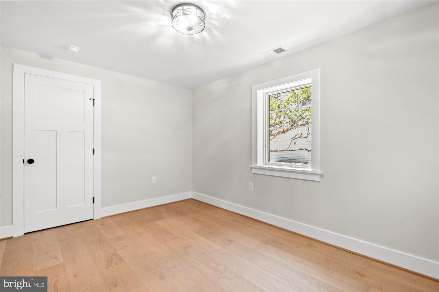 903 E TIMBER BRANCH PKWY, ALEXANDRIA, Virginia 22302, 5 Bedrooms Bedrooms, ,4 BathroomsBathrooms,Residential,For sale,903 E TIMBER BRANCH PKWY,VAAX2048514 MLS # VAAX2048514