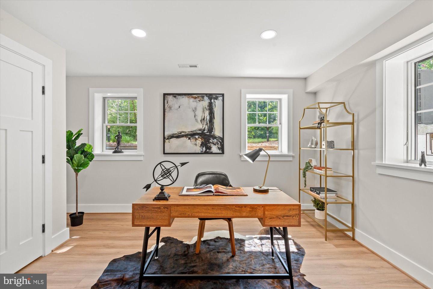 903 E TIMBER BRANCH PKWY, ALEXANDRIA, Virginia 22302, 5 Bedrooms Bedrooms, ,4 BathroomsBathrooms,Residential,For sale,903 E TIMBER BRANCH PKWY,VAAX2048514 MLS # VAAX2048514