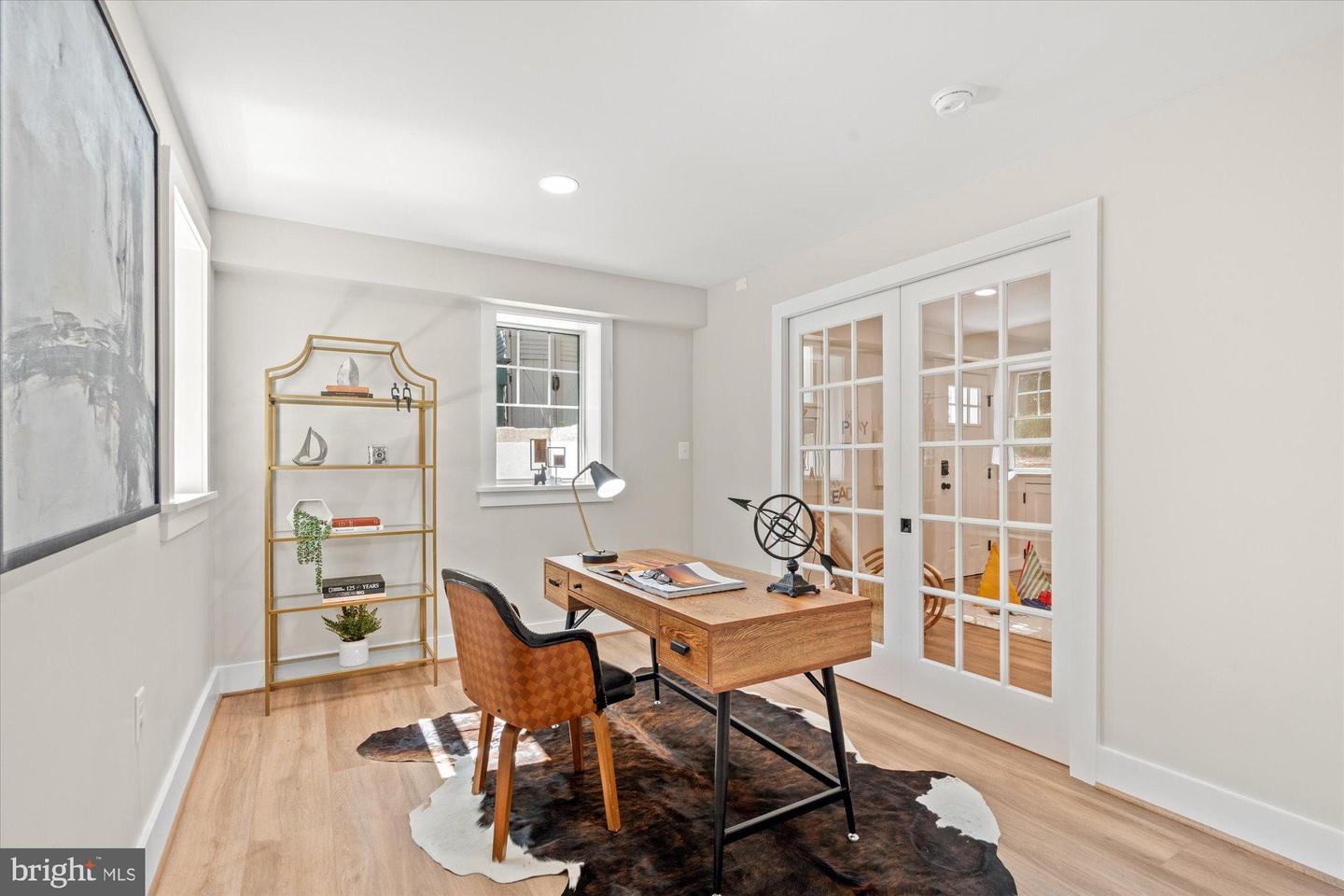 903 E TIMBER BRANCH PKWY, ALEXANDRIA, Virginia 22302, 5 Bedrooms Bedrooms, ,4 BathroomsBathrooms,Residential,For sale,903 E TIMBER BRANCH PKWY,VAAX2048514 MLS # VAAX2048514