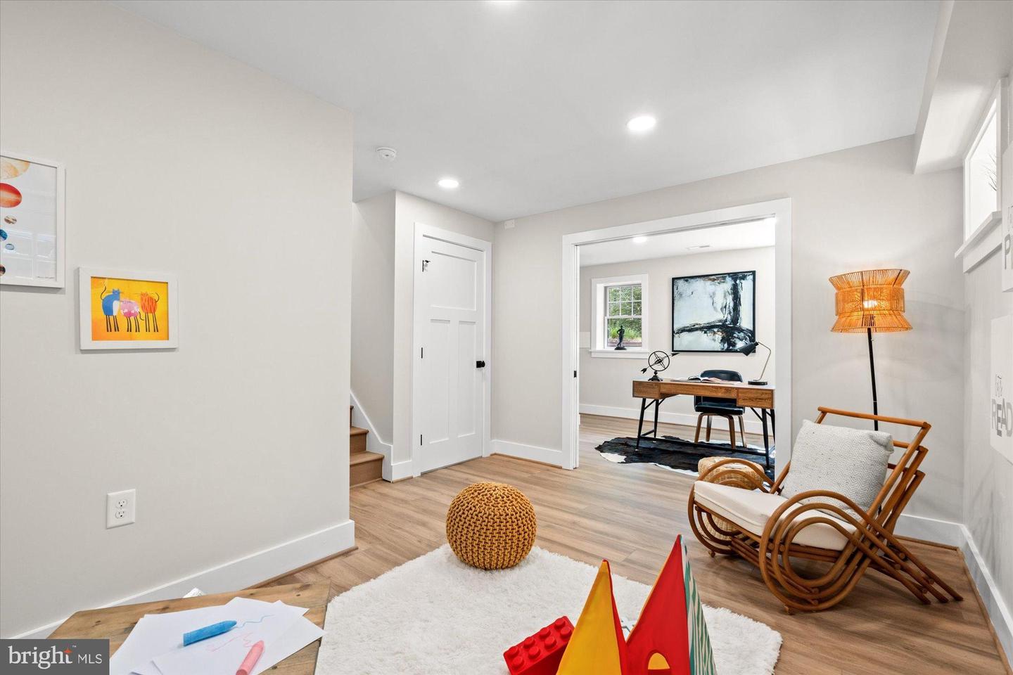 903 E TIMBER BRANCH PKWY, ALEXANDRIA, Virginia 22302, 5 Bedrooms Bedrooms, ,4 BathroomsBathrooms,Residential,For sale,903 E TIMBER BRANCH PKWY,VAAX2048514 MLS # VAAX2048514