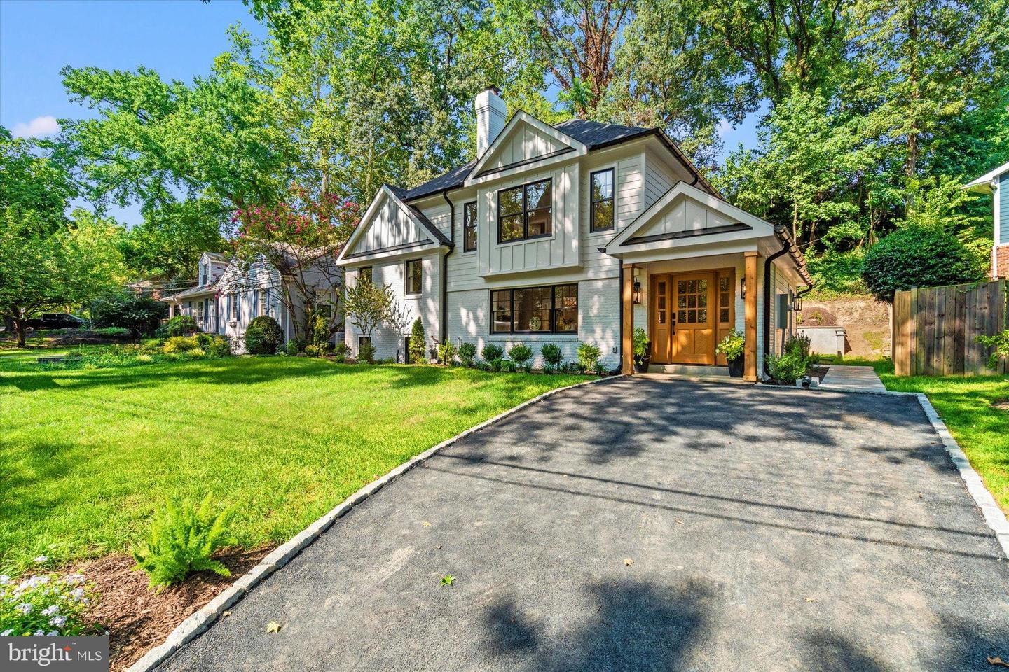 903 E TIMBER BRANCH PKWY, ALEXANDRIA, Virginia 22302, 5 Bedrooms Bedrooms, ,4 BathroomsBathrooms,Residential,For sale,903 E TIMBER BRANCH PKWY,VAAX2048514 MLS # VAAX2048514