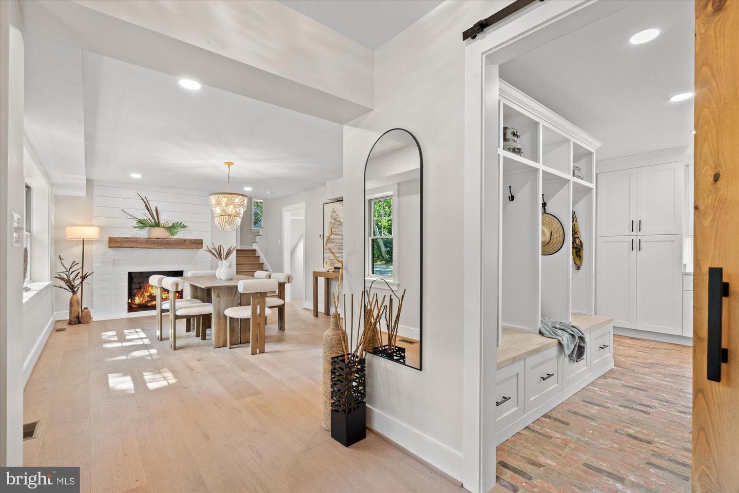 903 E TIMBER BRANCH PKWY, ALEXANDRIA, Virginia 22302, 5 Bedrooms Bedrooms, ,4 BathroomsBathrooms,Residential,For sale,903 E TIMBER BRANCH PKWY,VAAX2048514 MLS # VAAX2048514