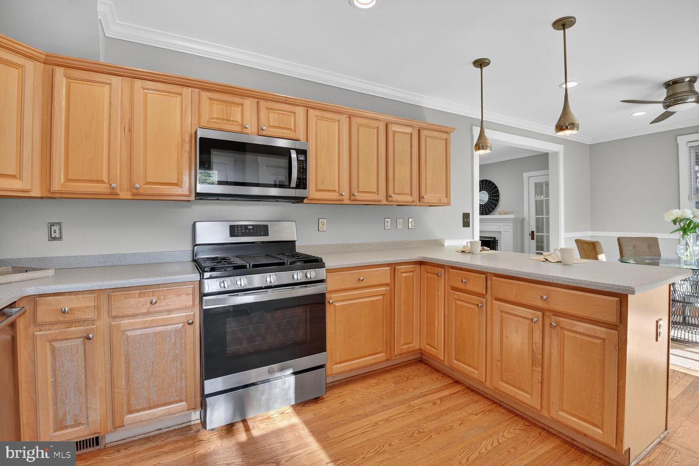 802 N DANIEL ST, ARLINGTON, Virginia 22201, 3 Bedrooms Bedrooms, 9 Rooms Rooms,2 BathroomsBathrooms,Residential,For sale,802 N DANIEL ST,VAAR2062220 MLS # VAAR2062220