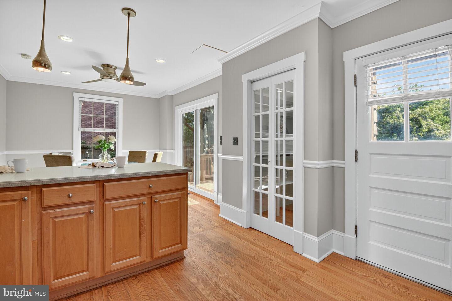 802 N DANIEL ST, ARLINGTON, Virginia 22201, 3 Bedrooms Bedrooms, 9 Rooms Rooms,2 BathroomsBathrooms,Residential,For sale,802 N DANIEL ST,VAAR2062220 MLS # VAAR2062220