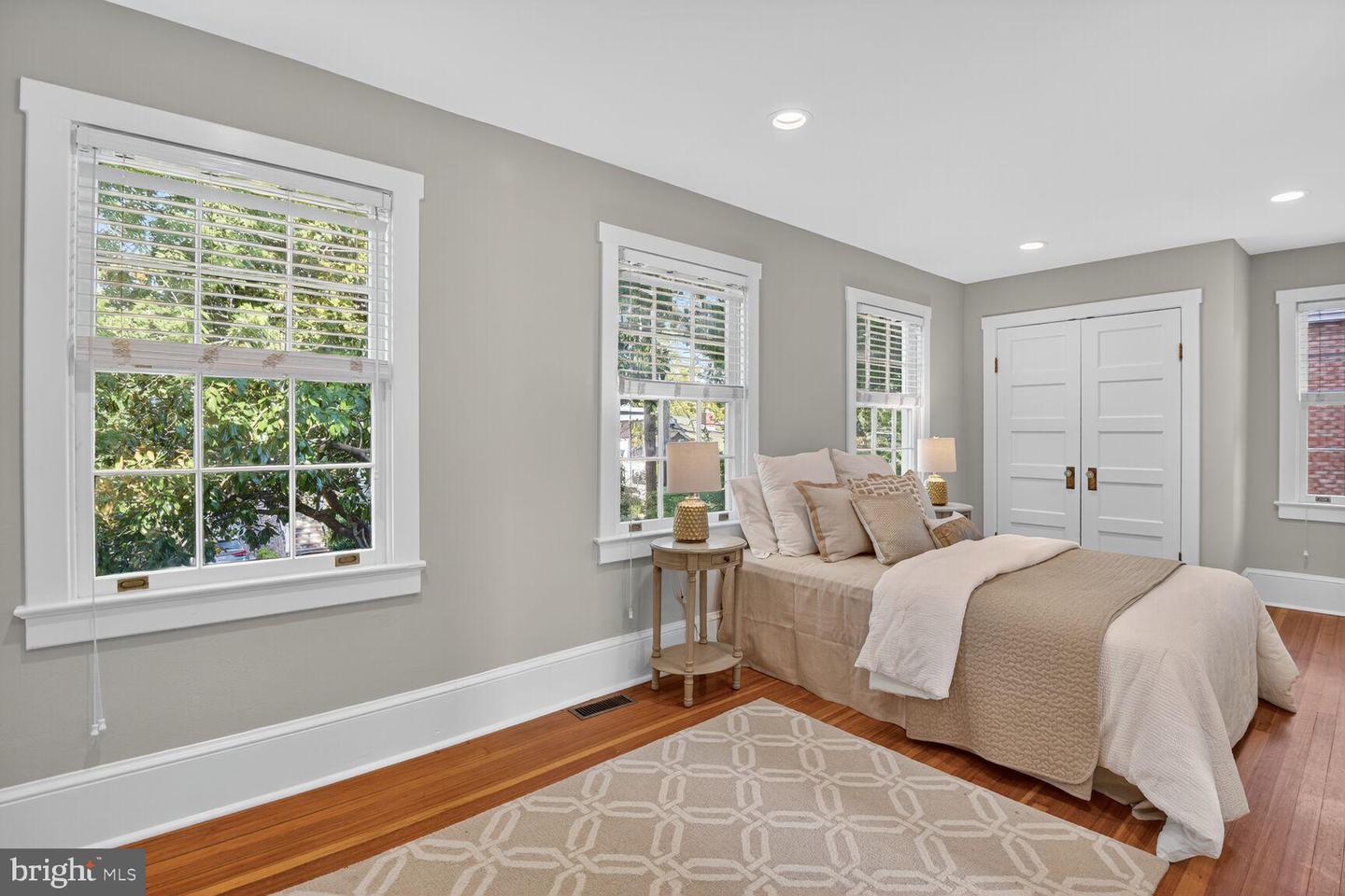 802 N DANIEL ST, ARLINGTON, Virginia 22201, 3 Bedrooms Bedrooms, 9 Rooms Rooms,2 BathroomsBathrooms,Residential,For sale,802 N DANIEL ST,VAAR2062220 MLS # VAAR2062220