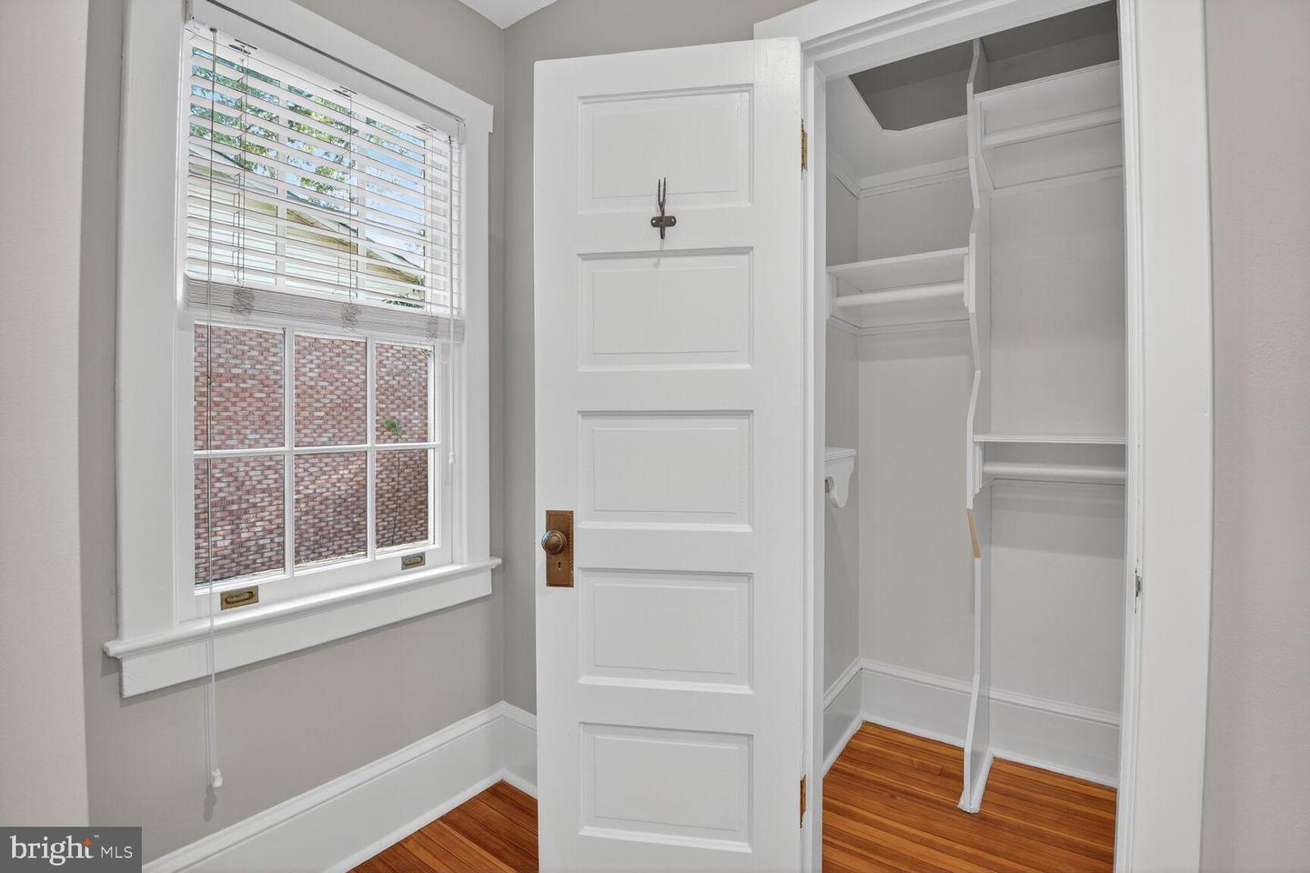 802 N DANIEL ST, ARLINGTON, Virginia 22201, 3 Bedrooms Bedrooms, 9 Rooms Rooms,2 BathroomsBathrooms,Residential,For sale,802 N DANIEL ST,VAAR2062220 MLS # VAAR2062220