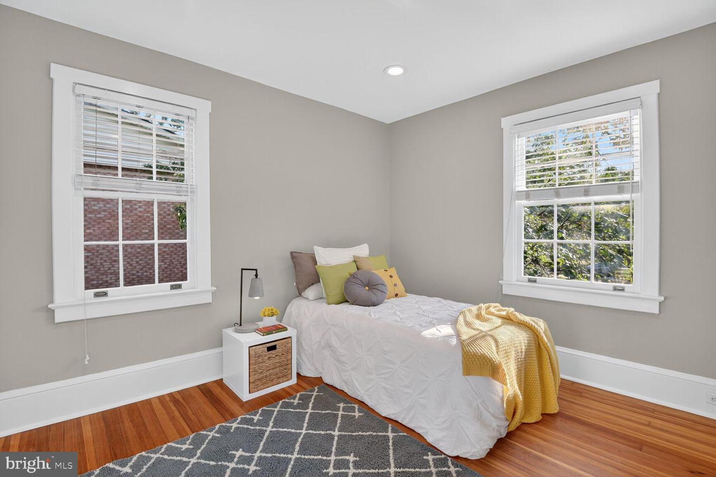 802 N DANIEL ST, ARLINGTON, Virginia 22201, 3 Bedrooms Bedrooms, 9 Rooms Rooms,2 BathroomsBathrooms,Residential,For sale,802 N DANIEL ST,VAAR2062220 MLS # VAAR2062220