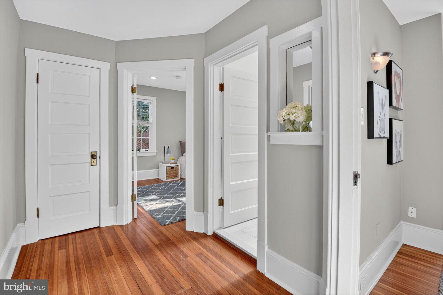 802 N DANIEL ST, ARLINGTON, Virginia 22201, 3 Bedrooms Bedrooms, 9 Rooms Rooms,2 BathroomsBathrooms,Residential,For sale,802 N DANIEL ST,VAAR2062220 MLS # VAAR2062220