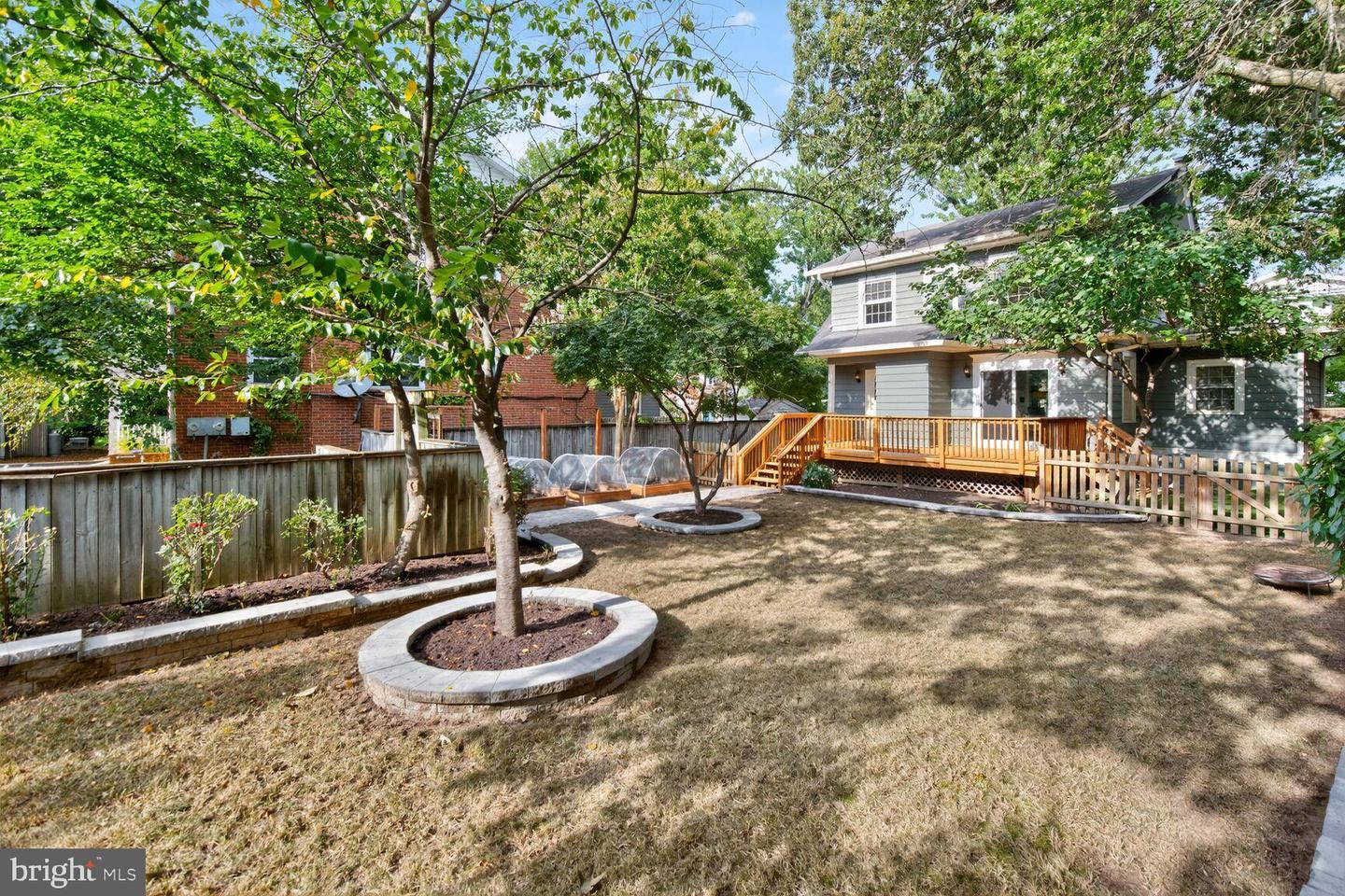 802 N DANIEL ST, ARLINGTON, Virginia 22201, 3 Bedrooms Bedrooms, 9 Rooms Rooms,2 BathroomsBathrooms,Residential,For sale,802 N DANIEL ST,VAAR2062220 MLS # VAAR2062220