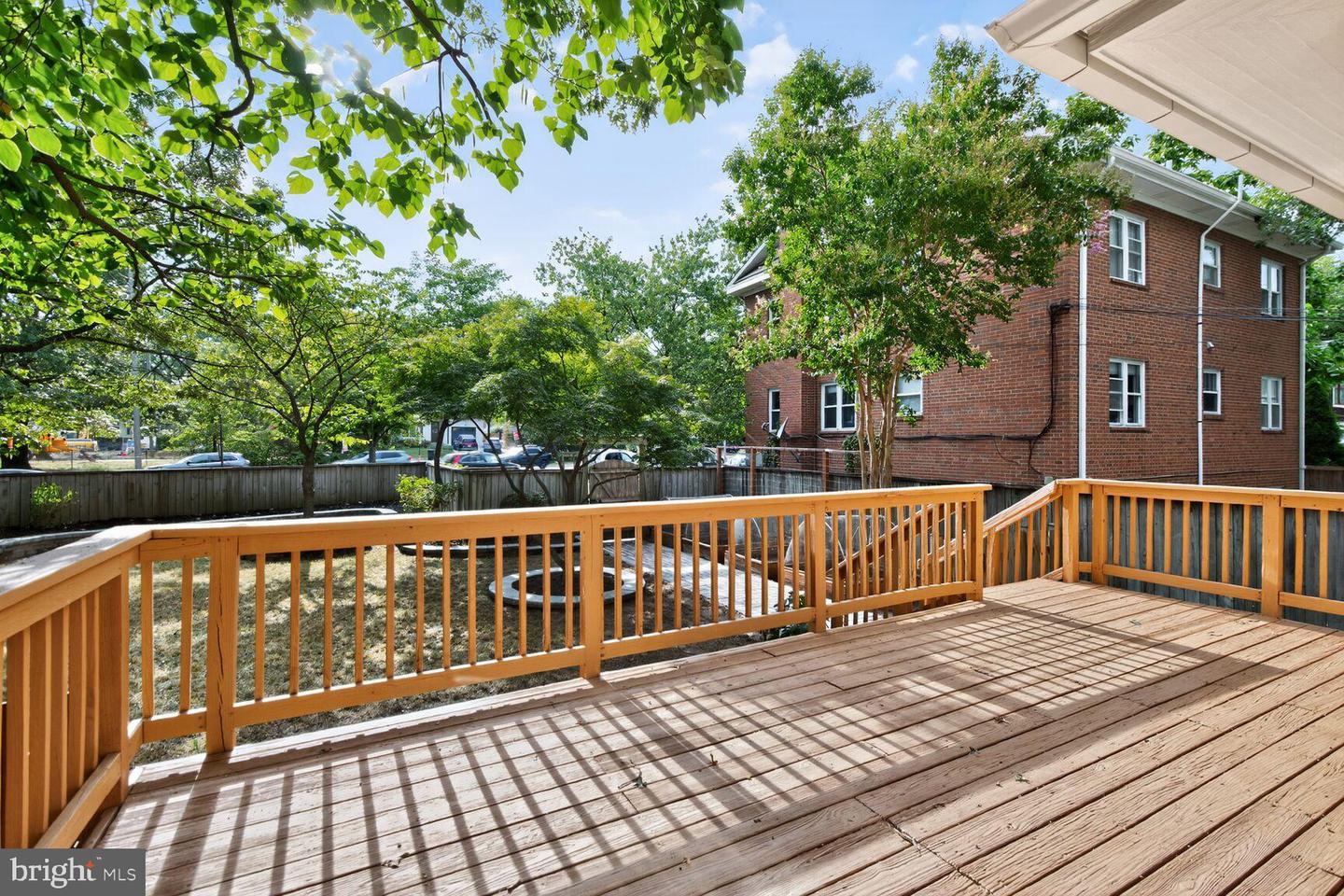 802 N DANIEL ST, ARLINGTON, Virginia 22201, 3 Bedrooms Bedrooms, 9 Rooms Rooms,2 BathroomsBathrooms,Residential,For sale,802 N DANIEL ST,VAAR2062220 MLS # VAAR2062220