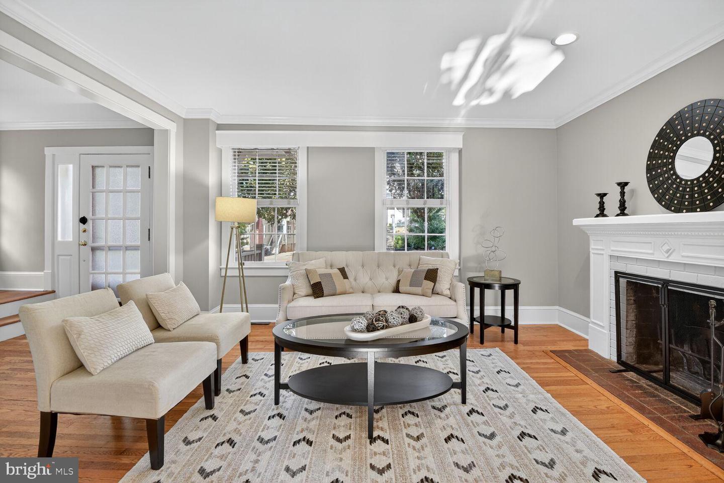 802 N DANIEL ST, ARLINGTON, Virginia 22201, 3 Bedrooms Bedrooms, 9 Rooms Rooms,2 BathroomsBathrooms,Residential,For sale,802 N DANIEL ST,VAAR2062220 MLS # VAAR2062220
