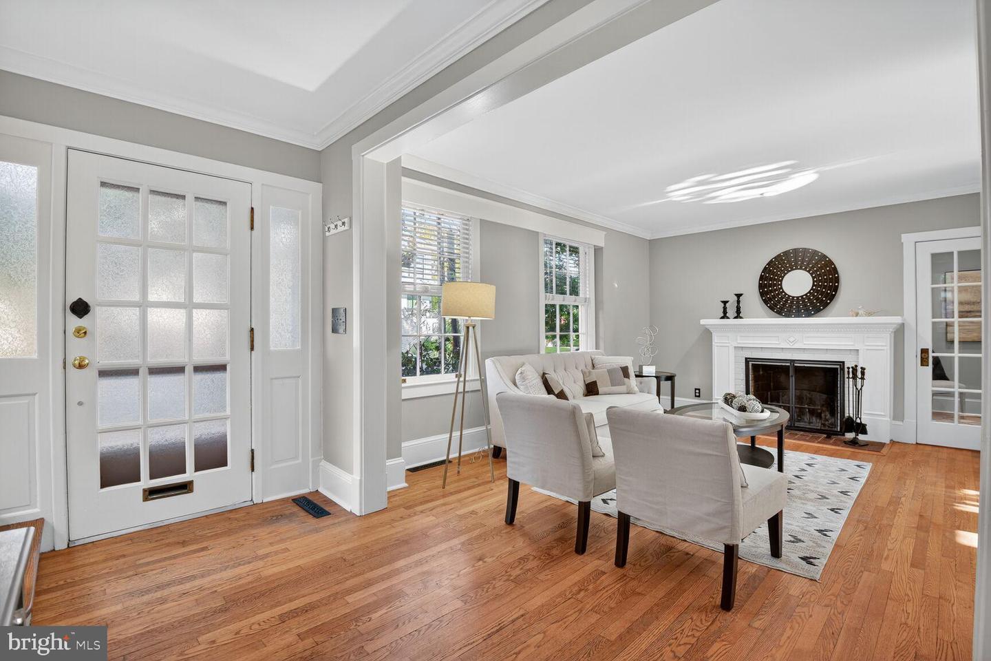 802 N DANIEL ST, ARLINGTON, Virginia 22201, 3 Bedrooms Bedrooms, 9 Rooms Rooms,2 BathroomsBathrooms,Residential,For sale,802 N DANIEL ST,VAAR2062220 MLS # VAAR2062220