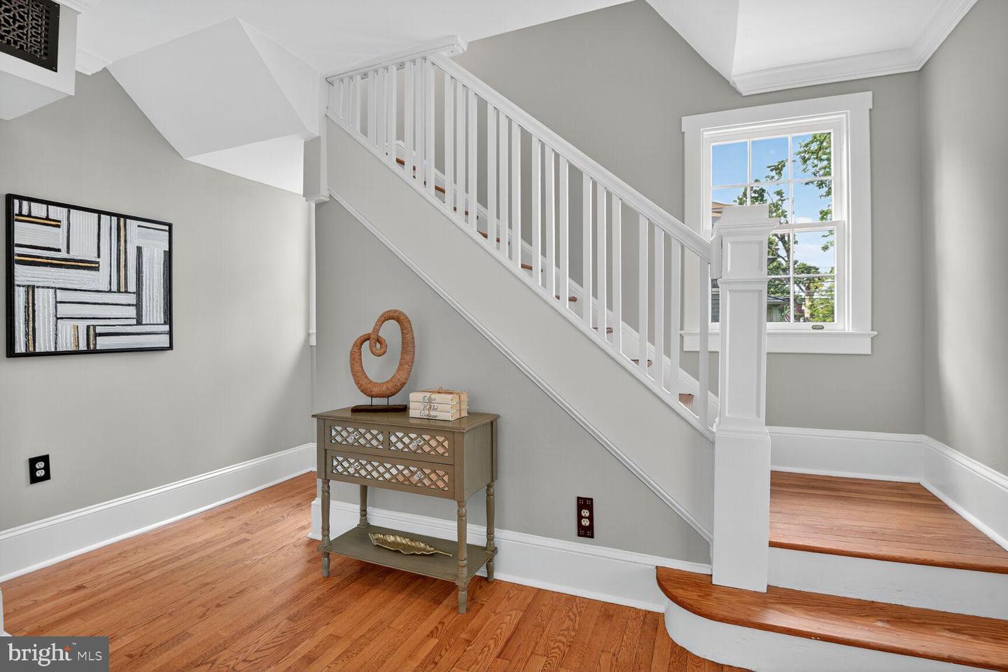 802 N DANIEL ST, ARLINGTON, Virginia 22201, 3 Bedrooms Bedrooms, 9 Rooms Rooms,2 BathroomsBathrooms,Residential,For sale,802 N DANIEL ST,VAAR2062220 MLS # VAAR2062220