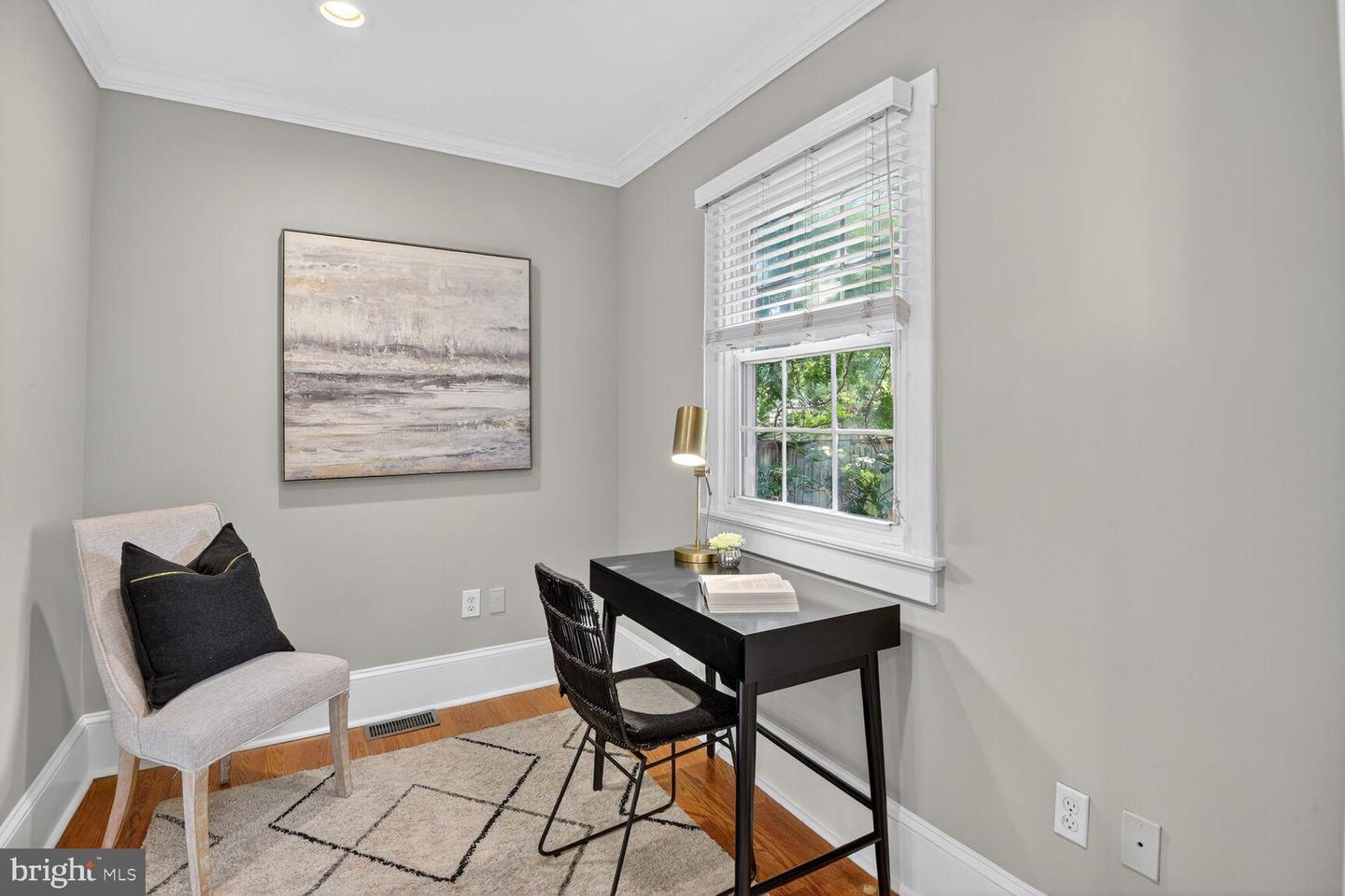802 N DANIEL ST, ARLINGTON, Virginia 22201, 3 Bedrooms Bedrooms, 9 Rooms Rooms,2 BathroomsBathrooms,Residential,For sale,802 N DANIEL ST,VAAR2062220 MLS # VAAR2062220
