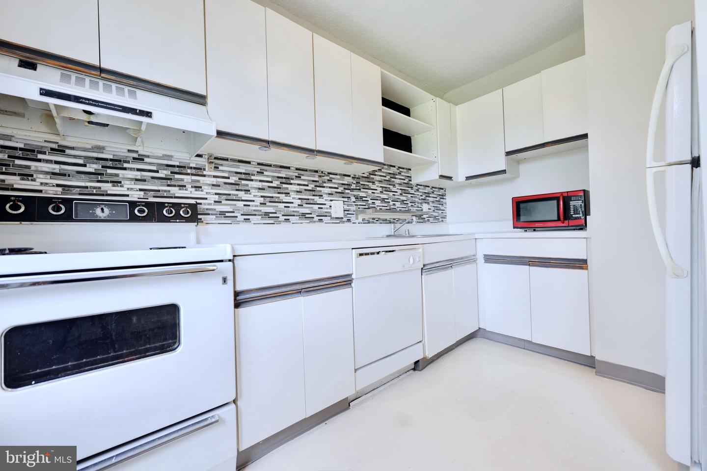 1814 W ABINGDON DR #201, ALEXANDRIA, Virginia 22314, 1 Bedroom Bedrooms, ,1 BathroomBathrooms,Residential,For sale,1814 W ABINGDON DR #201,VAAX2048554 MLS # VAAX2048554