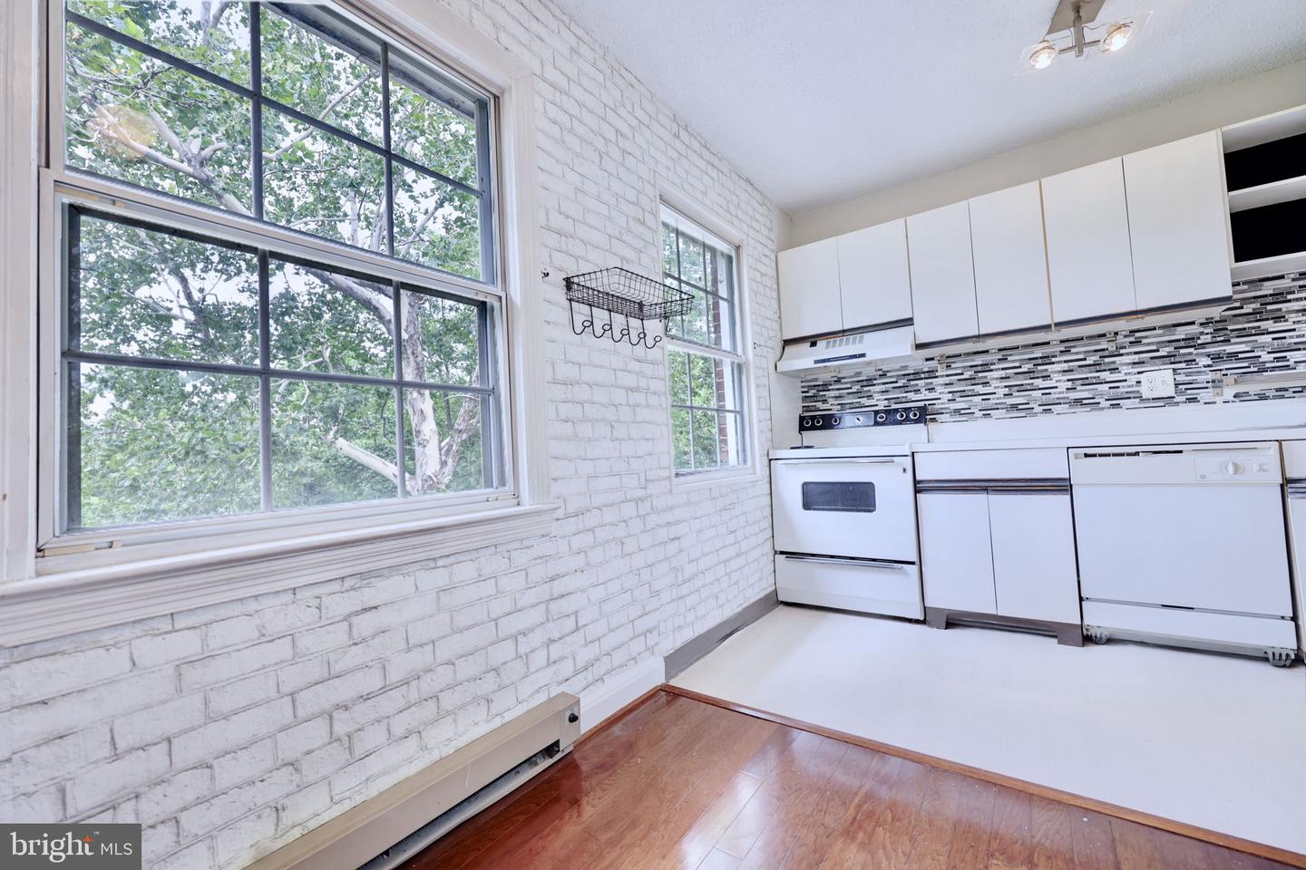1814 W ABINGDON DR #201, ALEXANDRIA, Virginia 22314, 1 Bedroom Bedrooms, ,1 BathroomBathrooms,Residential,For sale,1814 W ABINGDON DR #201,VAAX2048554 MLS # VAAX2048554