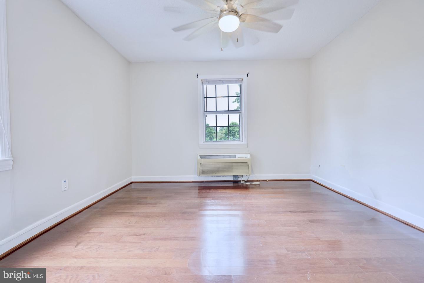 1814 W ABINGDON DR #201, ALEXANDRIA, Virginia 22314, 1 Bedroom Bedrooms, ,1 BathroomBathrooms,Residential,For sale,1814 W ABINGDON DR #201,VAAX2048554 MLS # VAAX2048554