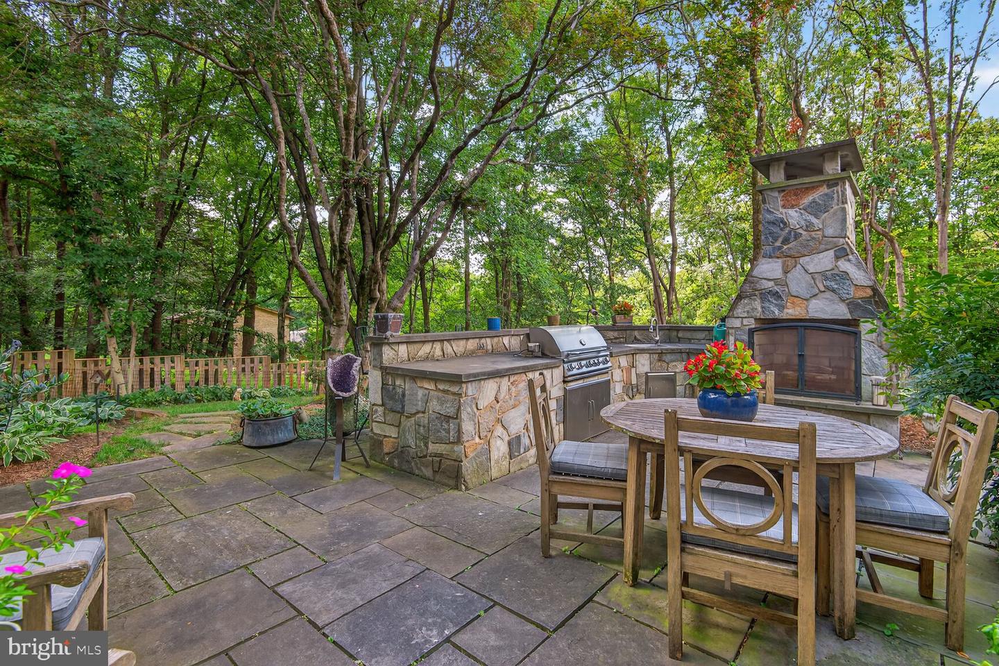 1407 WOLFTRAP RUN RD, VIENNA, Virginia 22182, 4 Bedrooms Bedrooms, ,3 BathroomsBathrooms,Residential,For sale,1407 WOLFTRAP RUN RD,VAFX2261110 MLS # VAFX2261110