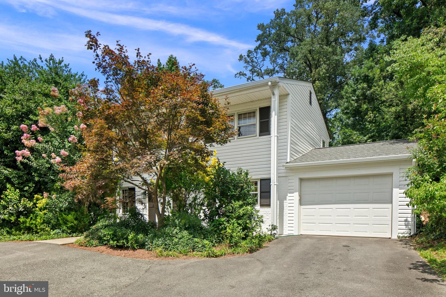 2819 LORCOM LN, ARLINGTON, Virginia 22207, 5 Bedrooms Bedrooms, ,2 BathroomsBathrooms,Residential,For sale,2819 LORCOM LN,VAAR2062260 MLS # VAAR2062260