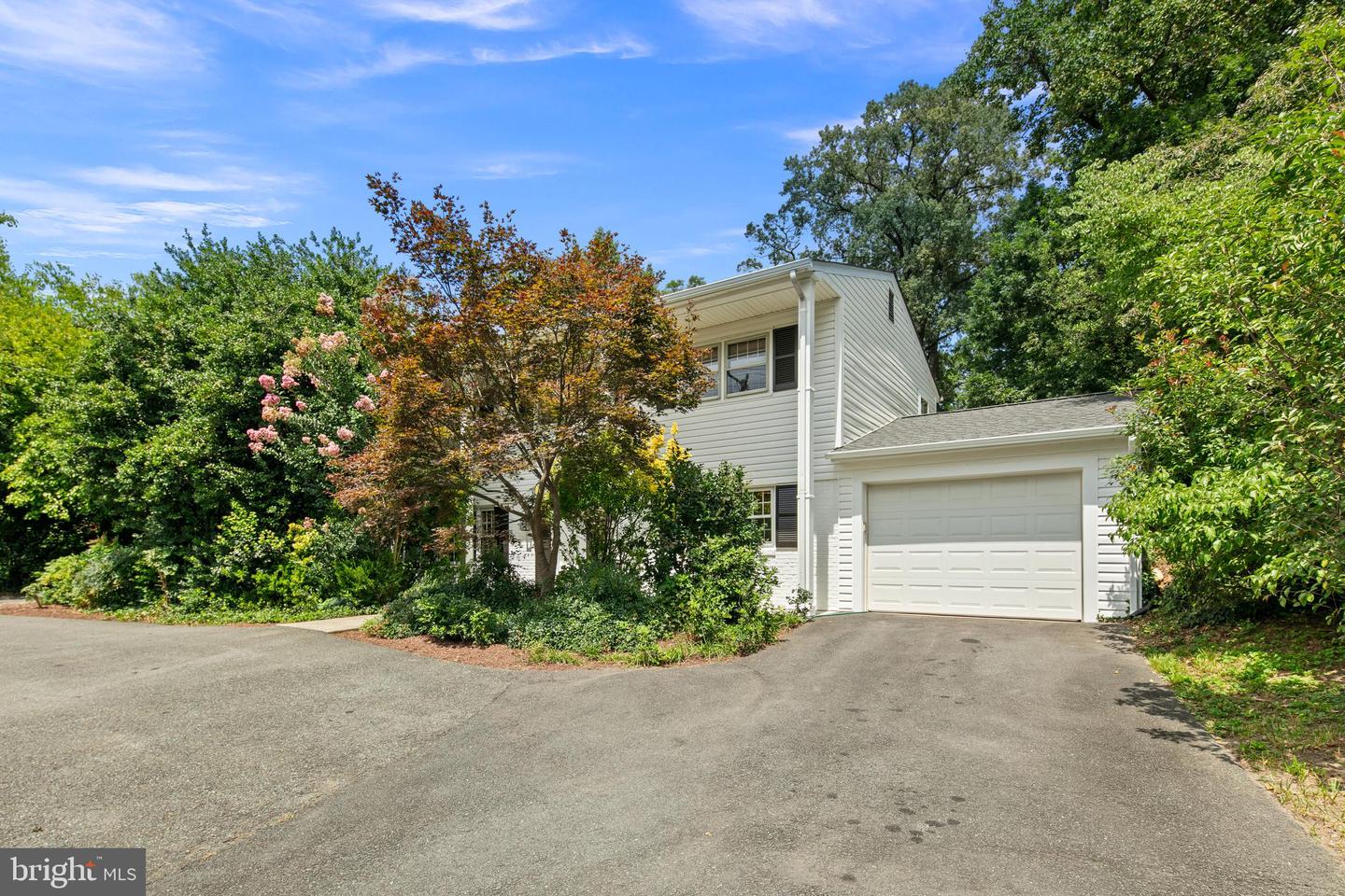 2819 LORCOM LN, ARLINGTON, Virginia 22207, 5 Bedrooms Bedrooms, ,2 BathroomsBathrooms,Residential,For sale,2819 LORCOM LN,VAAR2062260 MLS # VAAR2062260