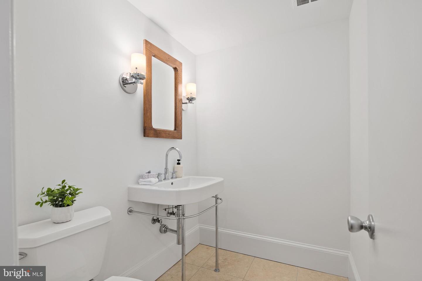 2819 LORCOM LN, ARLINGTON, Virginia 22207, 5 Bedrooms Bedrooms, ,2 BathroomsBathrooms,Residential,For sale,2819 LORCOM LN,VAAR2062260 MLS # VAAR2062260