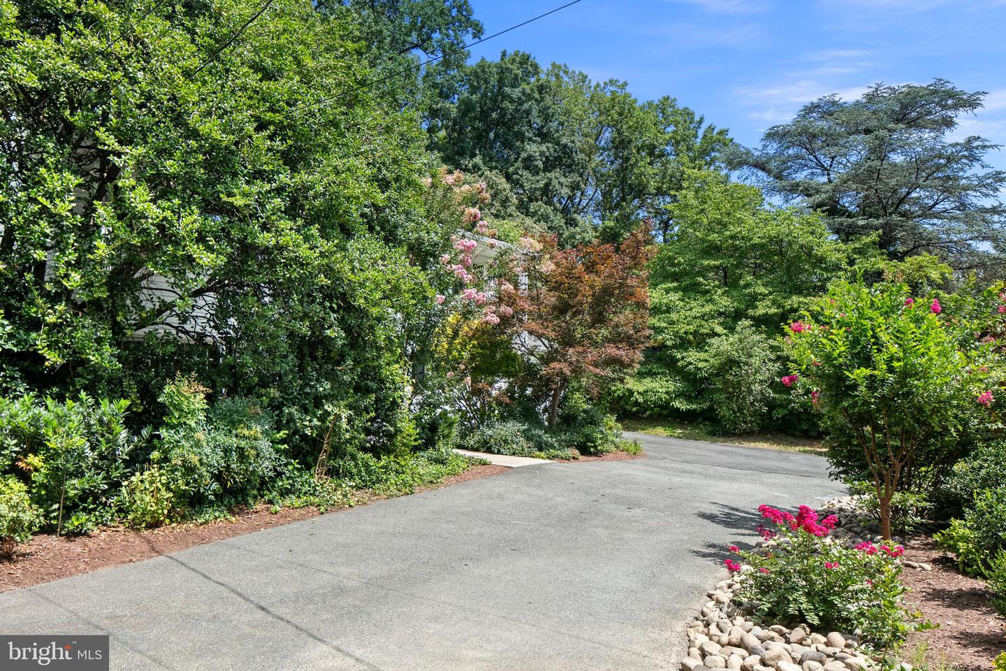 2819 LORCOM LN, ARLINGTON, Virginia 22207, 5 Bedrooms Bedrooms, ,2 BathroomsBathrooms,Residential,For sale,2819 LORCOM LN,VAAR2062260 MLS # VAAR2062260