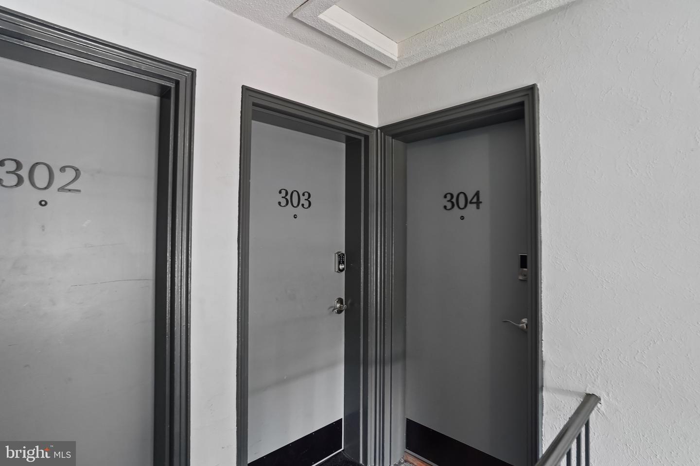 2303 FARRINGTON AVE #02-303, ALEXANDRIA, Virginia 22303, 2 Bedrooms Bedrooms, ,1 BathroomBathrooms,Residential,For sale,2303 FARRINGTON AVE #02-303,VAFX2261250 MLS # VAFX2261250