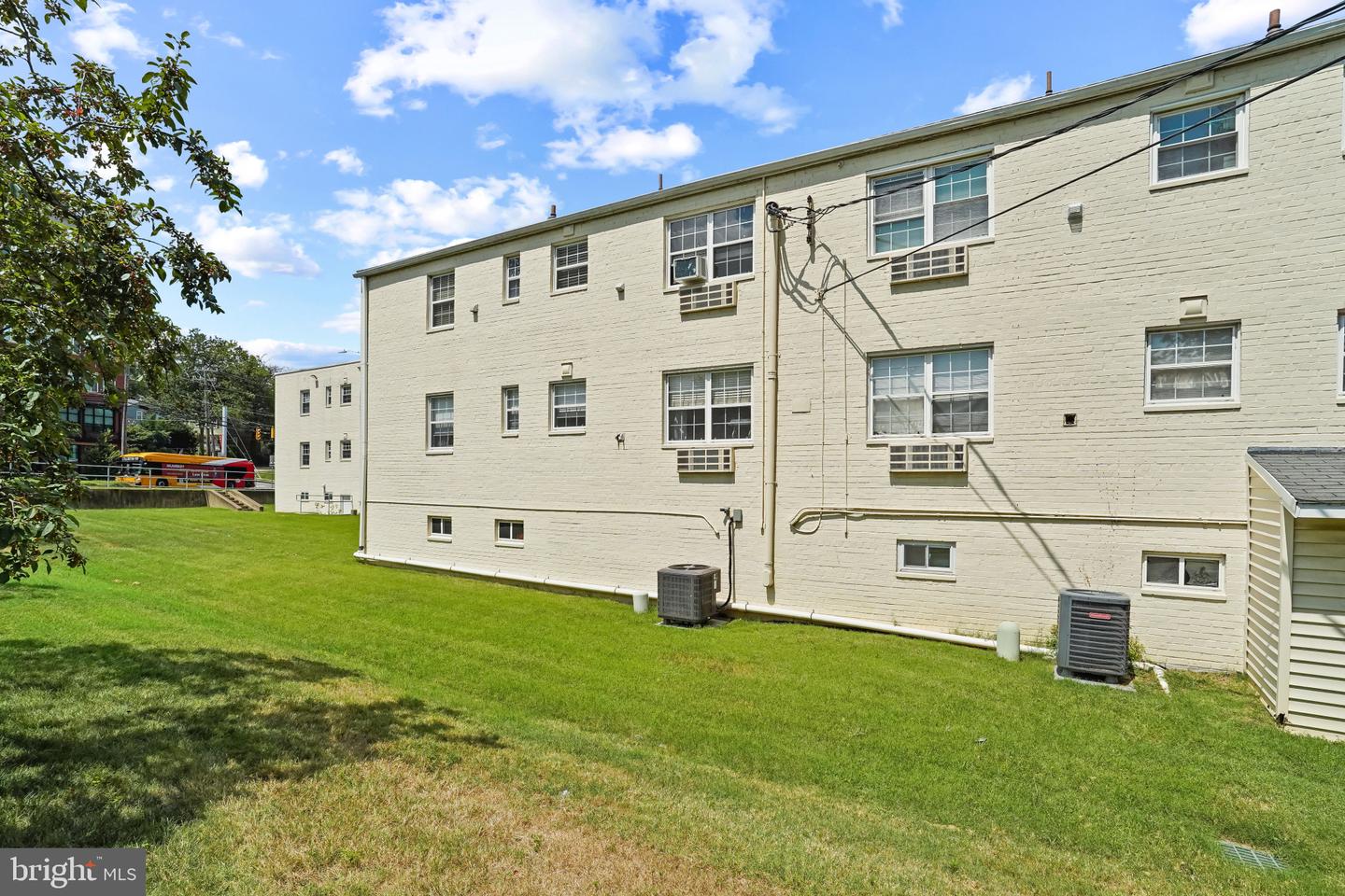 2303 FARRINGTON AVE #02-303, ALEXANDRIA, Virginia 22303, 2 Bedrooms Bedrooms, ,1 BathroomBathrooms,Residential,For sale,2303 FARRINGTON AVE #02-303,VAFX2261250 MLS # VAFX2261250